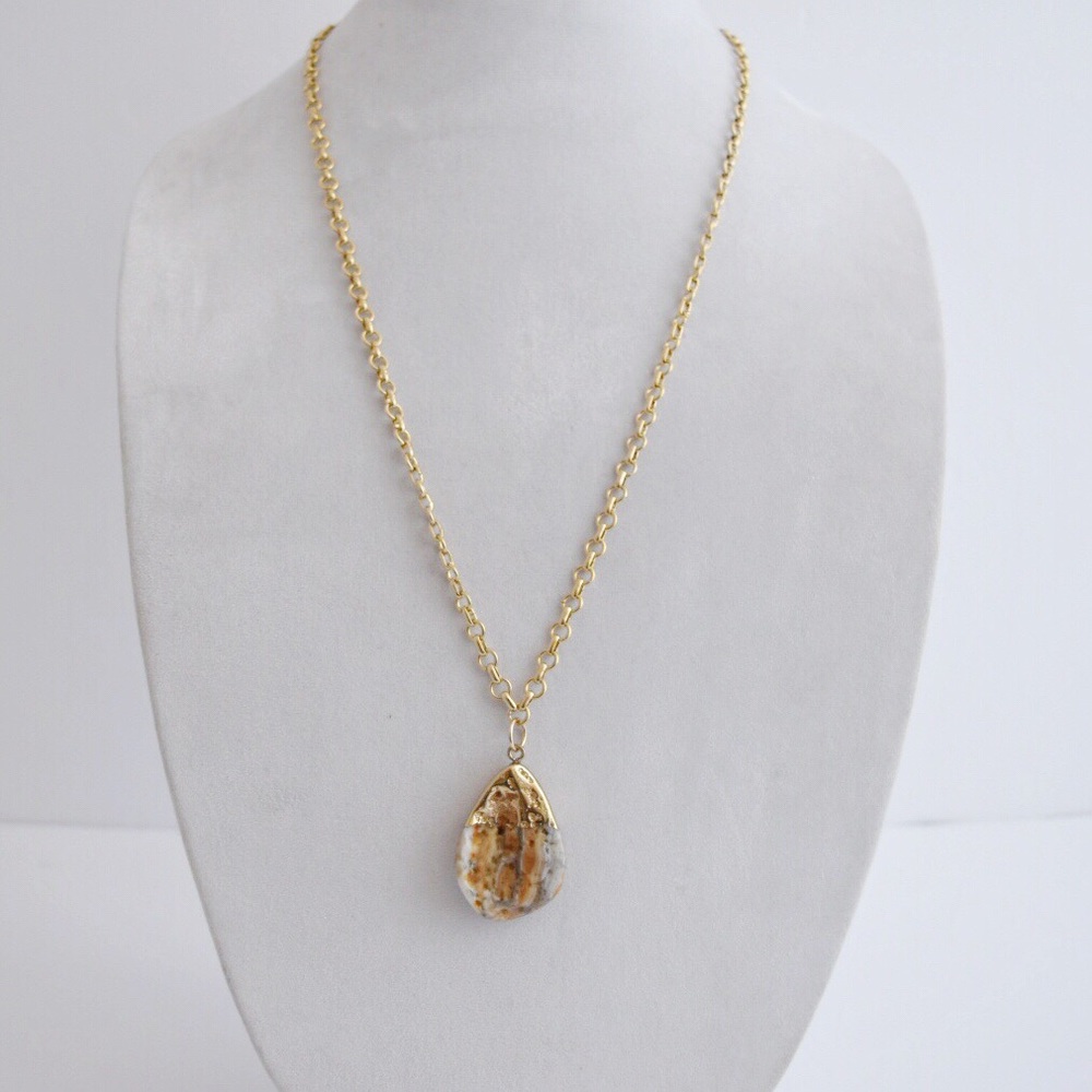 Electroplated Stone Pendant Necklace